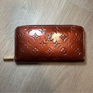 LOUIS VUITTON Amarante Vernis Zippy Long Wallet